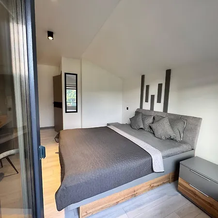 Chicago 3* Yaremche